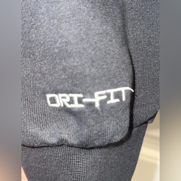 NIKE DRI-FIT STANDARD ISSUE PULLOVER BASKETBALL HOODIE - MEN'S Size Large* - Picture 9 of 14